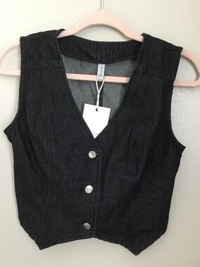 NWT Elleven Women’s Black Denim Cropped Vest